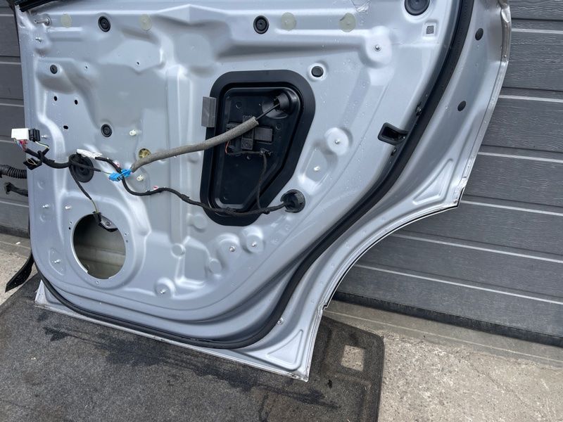 Двері 4M0833052E Audi Q7