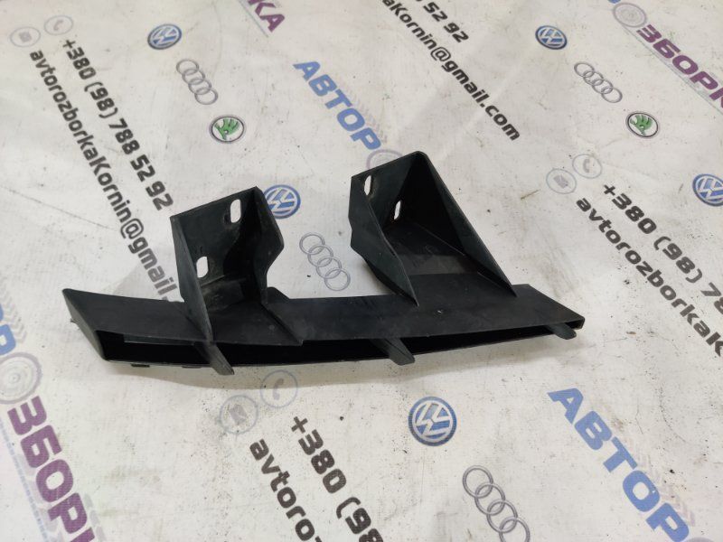Кронштейн переднего бампера 4L0807333A Audi Q7