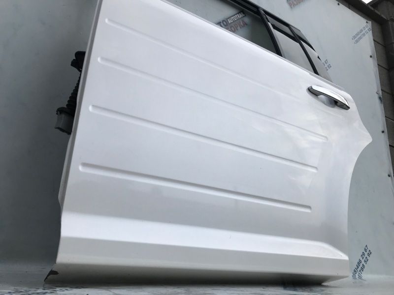 Двері 8A8Z7424631A Ford Flex