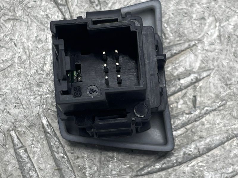 Кнопка відкривання кришки багажника E1GT19B514ABW Ford Edge