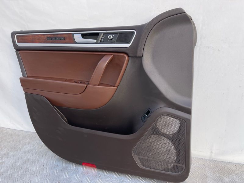 Карта / Обшивка двери Volkswagen Touareg