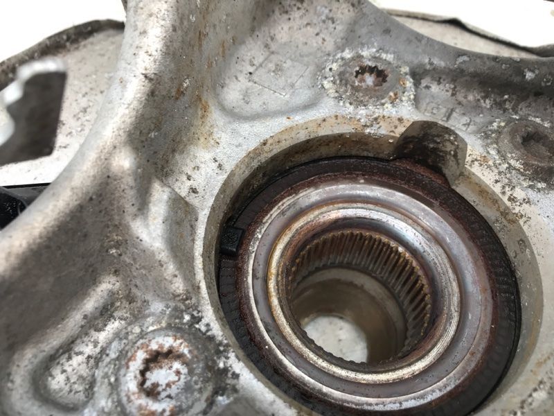 Поворотний кулак / цапфа з підшипником 8K0505432AR Audi S4
