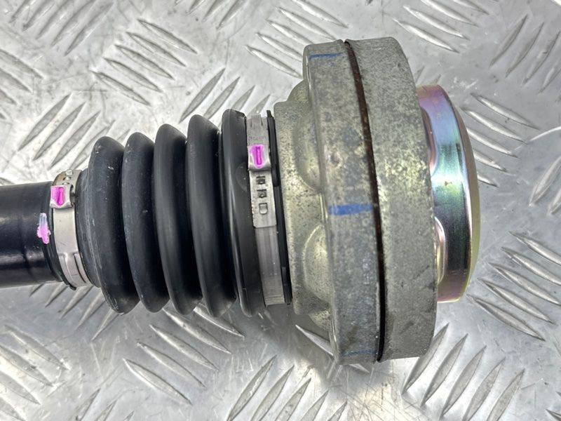 Піввісь 4M0501203D Audi Q7