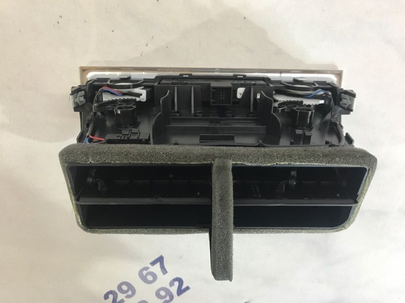 Дефлектор воздуховода центральный 4L0820951P3Q7 Audi Q7