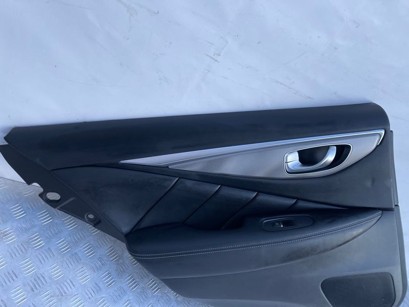 Обшивка дверей Infiniti Q50