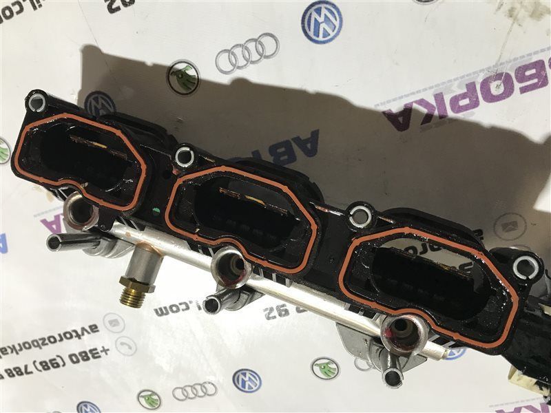 Колектор впускний 06E133110AL Audi Q7