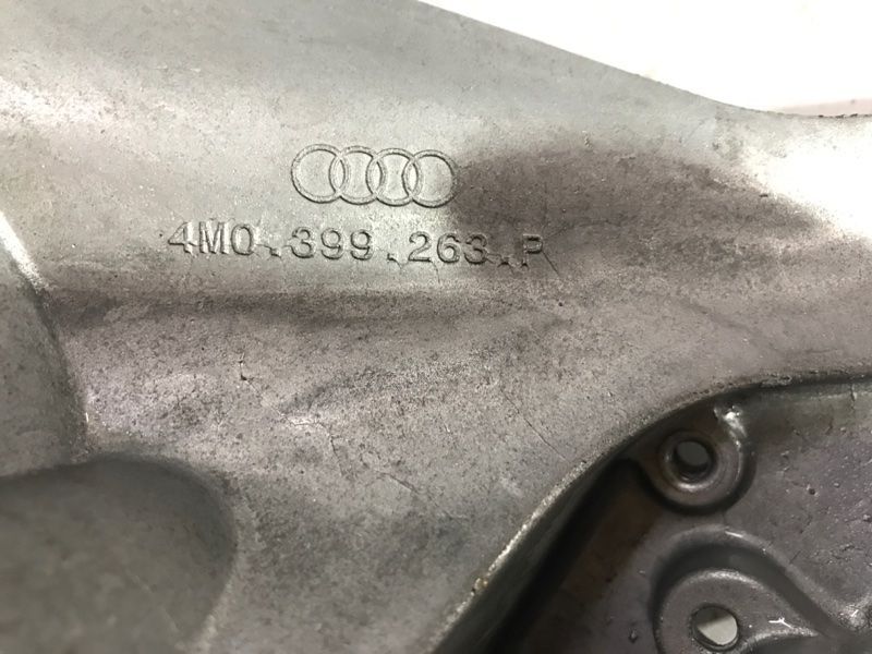 Траверса АКПП 4M0399263E Audi Q7 Audi Q7, Audi Q8