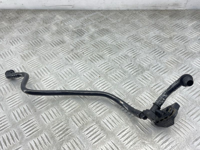 Трубка вакуумна зі зворотнім клапаном 4G1611931D Audi A6