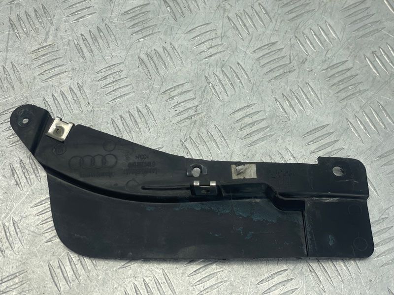 Бризковик 4M0807548D Audi Q7