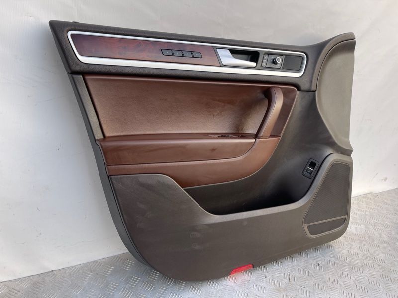 Карта / Обшивка двери Volkswagen Touareg