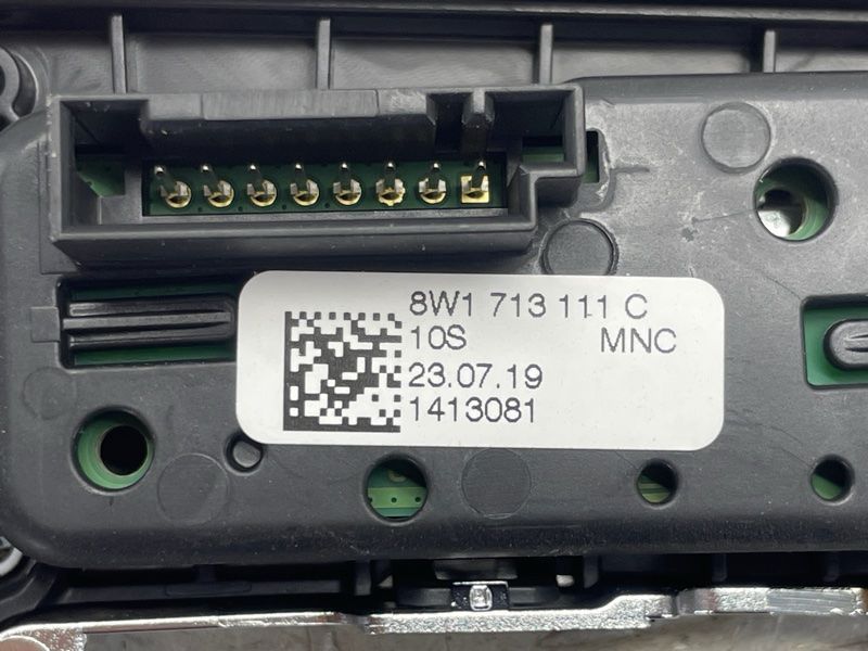 Накладка индикатора переключения передач 8W1713111C Audi A4