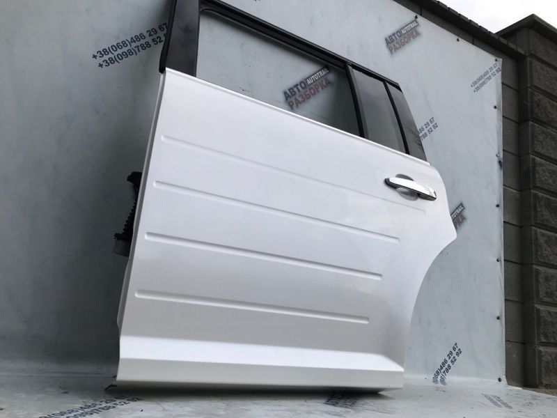 Двері 8A8Z7424631A Ford Flex