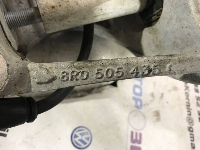 Поворотний кулак / цапфа 8R0505435C Audi A7