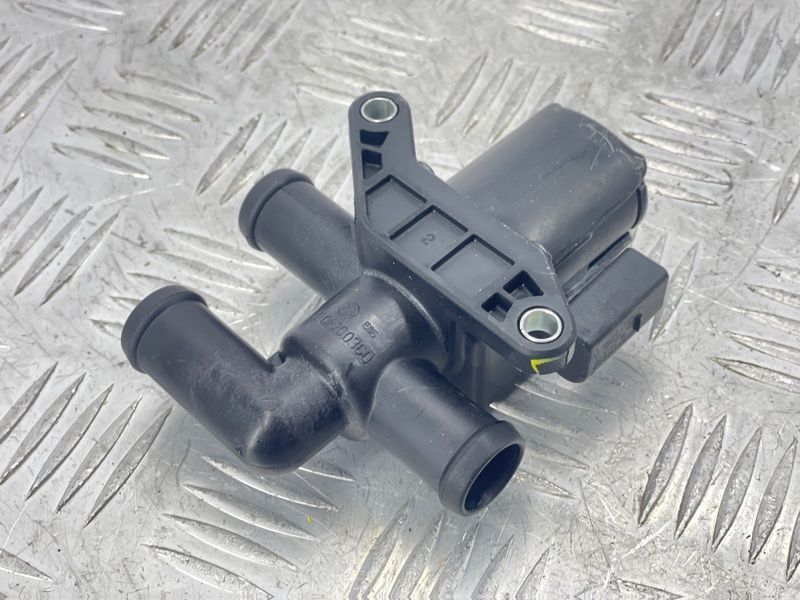 Клапан системы охлаждения 1T0820036D Audi Q5