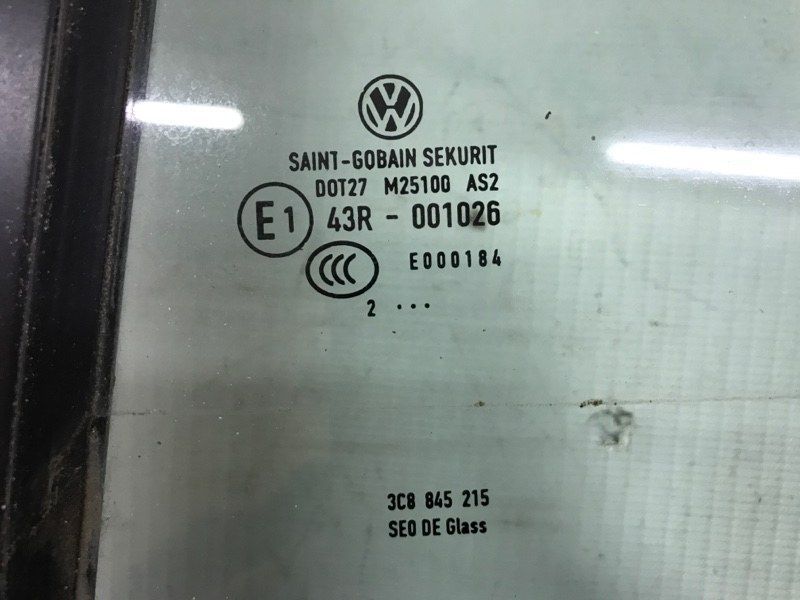 Скло дверей задніх 3C8839613H Volkswagen CC