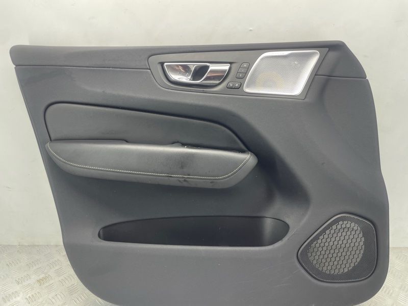 Карта / Обшивка двери Volvo XC60