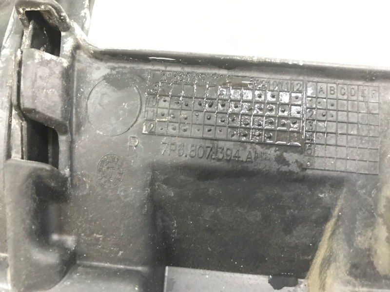 Направляюча заднього бампера 7P6807394A Volkswagen Touareg