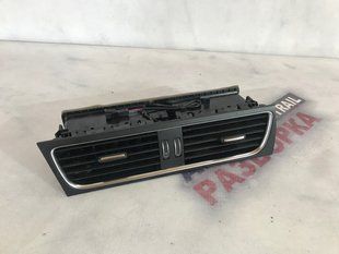 Дефлектор повітропроводу 8T1820951E Audi A4 Allroad