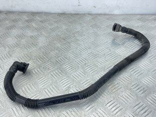 Трубка насоса вторинного повітря 4M0133817J Audi Q7
