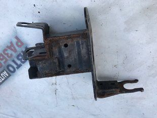Кріплення підсилювача бампера 4L0807134C Audi Q7