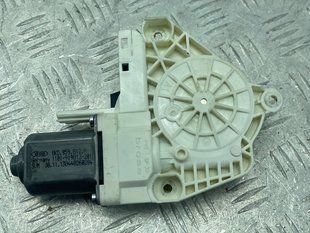 Електродвигун склопідйомника задній правий 8K0959812A Audi Q5 Audi A4, Audi A4 Allroad, Audi A6, Audi Q3, Audi Q5, Audi S4, Audi S6, Audi SQ5, Porsche Cayenne, Volkswagen Touareg