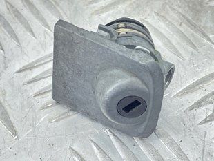 Личинка замка 31322886 Polestar 2