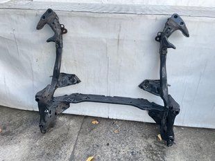 Подрамник передний 4G0399315L Audi A6