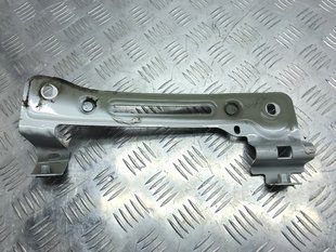 Кронштейн крила 4M0821431 Audi Q7