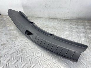 Накладка замка багажника Polestar 2
