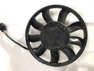 Вентилятор радіатора з блоком керування 8W0959455D Audi Q7