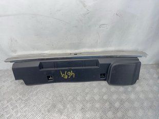 Накладка замка багажника Audi Q7