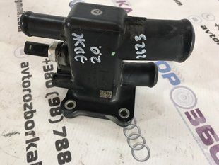 Штуцер системи охолодження K2GE8K556AB Ford Edge