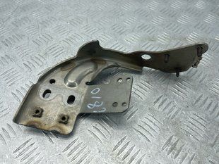 Кронштейн глушника 31422214 Volvo XC60