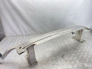 Підсилювач переднього бампера 4M0807109D Audi Q7