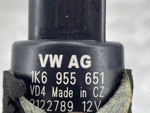 Насос омывателя стекла 1K6955651 Audi Q7 Audi A3, Audi A3 e-tron, Audi A4, Audi A4 Allroad, Audi A6, Audi A6 Allroad, Audi A7, Audi A8, Audi e-tron, Audi e-tron GT, Audi e-tron S, Audi Q3, Audi Q4 e-tron, Audi Q5, Audi Q7, Audi Q8, Audi Q8 e-tron, Audi RS3, Audi RS6 Avant, Audi RS7, Audi RS e-tron GT, Audi RS Q8, Audi S3, Audi S4, Audi S6, Audi S7, Audi S8, Audi SQ5, Audi SQ7, Audi SQ8, Audi SQ8 e-tron, Volkswagen Atlas, Volkswagen Atlas Cross Sport, Volkswagen e-Golf, Volkswagen Golf, Volkswagen Golf Alltrack, Volkswagen Golf R, Volkswagen Golf SportWagen, Volkswagen GTI, Volkswagen ID.4, Volkswagen Jetta, Volkswagen Passat, Volkswagen R32, Volkswagen Rabbit, Volkswagen Taos, Volkswagen Tiguan, Volkswagen Tiguan Limited, Volkswagen Touareg