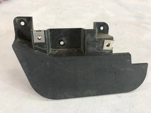 Брызговик 4L0854815 Audi Q7