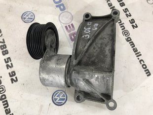 Кронштейн генератора 06E903143D Audi A6