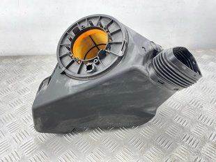 Корпус воздушного фильтра 4G0133838F Audi A7