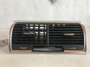 Дефлектор воздуховода центральный 4L0820951P3Q7 Audi Q7