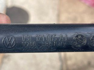 Патрубок 03L121065AJ Volkswagen Tiguan