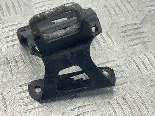Скоба замка капоту 31371488 Volvo XC90