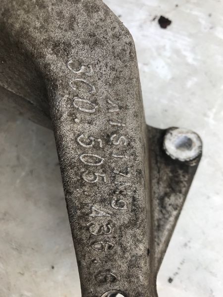 Поворотный кулак / Цапфа с подшипником 3C0505436G Audi Q3