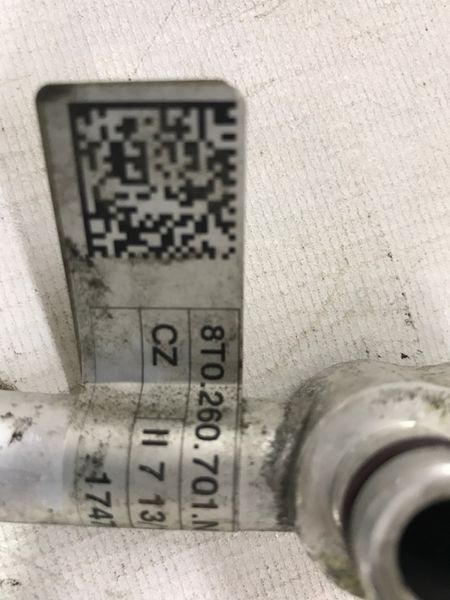 Трубка кондиціонера 8T0260701N Audi A4 Allroad