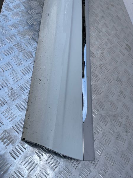 Накладка двери 7P6853960 Volkswagen Touareg