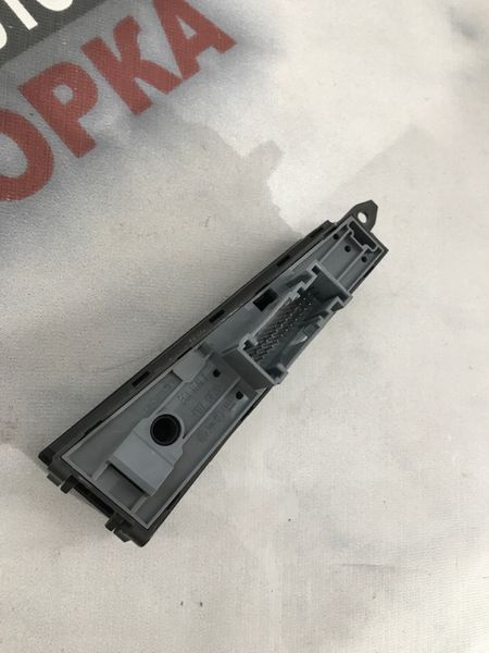 Панель кнопок стоянкового гальма 3AB927137B Volkswagen CC