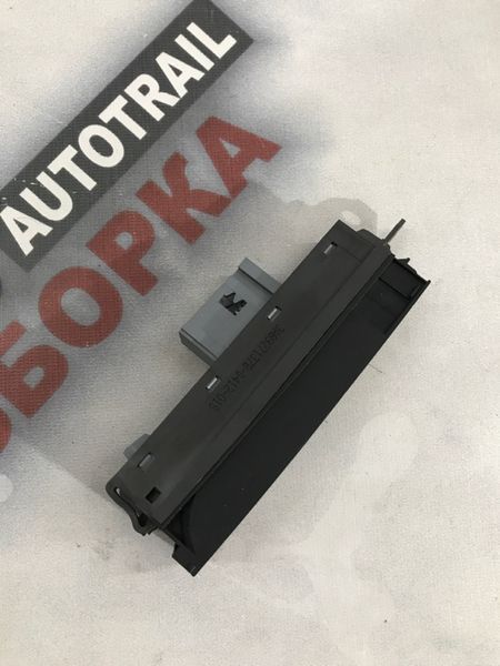 Панель кнопок стоянкового гальма 3AB927137B Volkswagen CC