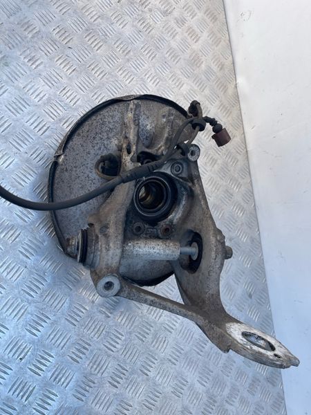 Поворотний кулак / цапфа 8R0505431F Audi Q5