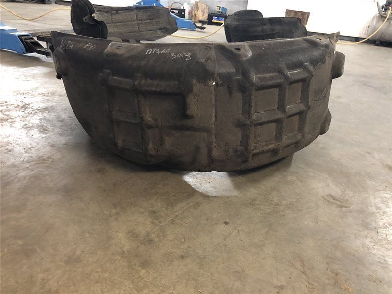 Подкрылок 4G0810172A Audi A6