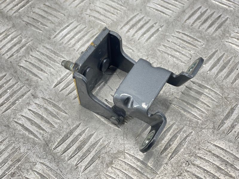 Петля кришки багажника 31371076 Volvo XC90