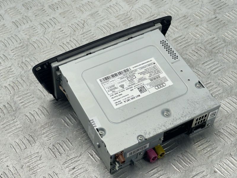 Блок керування інформаційної системи RMC 8U1035187A Audi Q3 Audi Q3